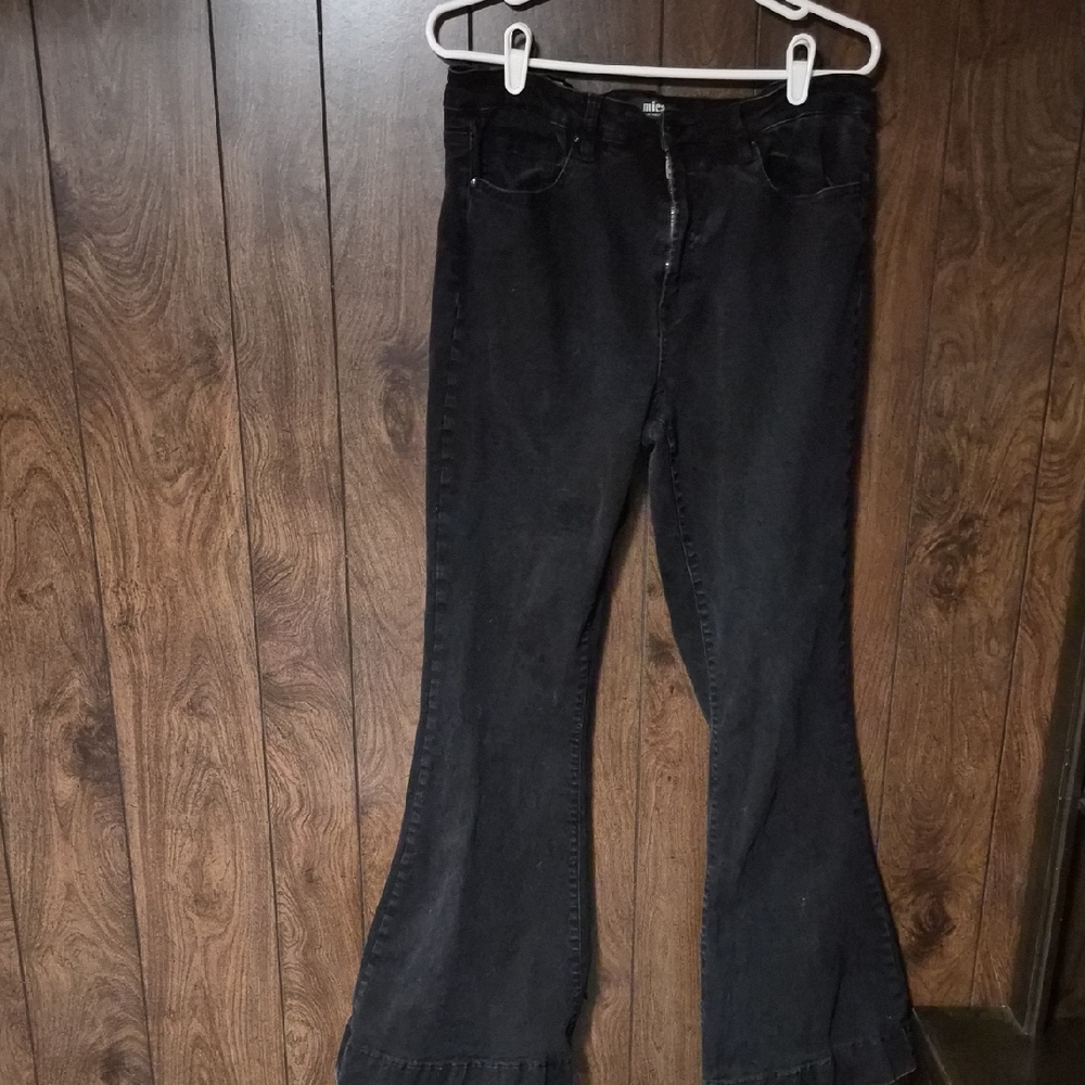 Elegant Black Flare Jeans for Women